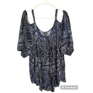 Torrid Size 5x Oversized Woman's Blouse Top Off Shoulder Or Short Sleeved Straps
